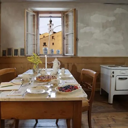 Buendner Zuckerbaeckerpalazzo Unter Denkmalschutz By Interhome * 포스치아보